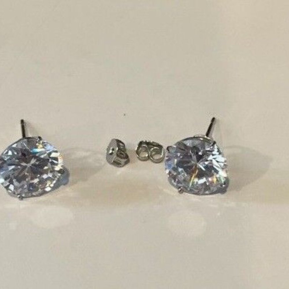 14k White Gold Round Diamond Earrings - Picture 3 of 5